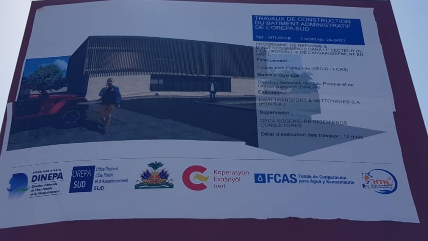 Cartel del lanzamiento de la construcción de 3 edificios.